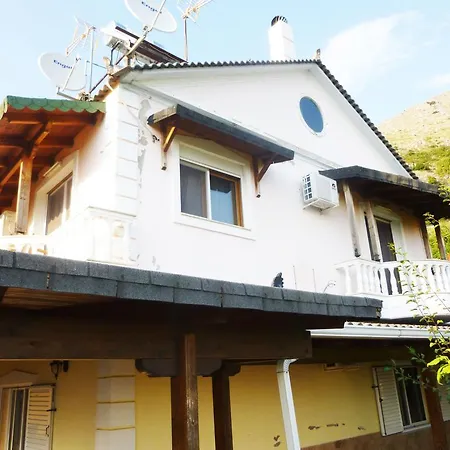 Apartment Altini Borsh